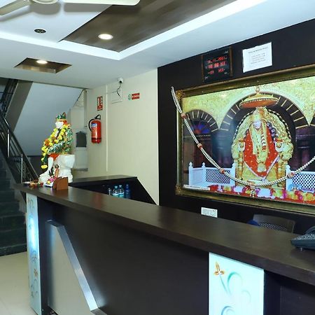 Sai Madhavi Palace Hotel Širdi Exteriér fotografie